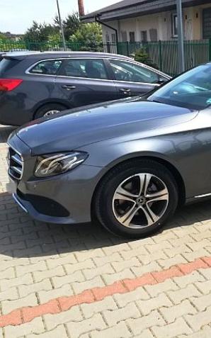 Skradziony w Niemczech luksusowy mercedes z 2019 r. odnaleziony w Polsce. Białorusin za kratami