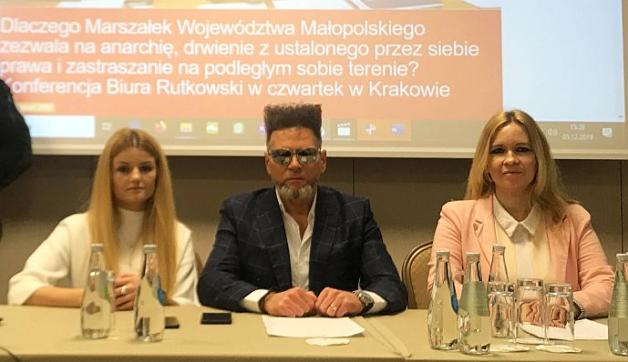 [VIDEO] Dlaczego Marszałek Województwa Małopolskiego zezwala na anarchię, drwienie z ustalonego przez siebie prawa i zastraszanie na podległym sobie terenie? Konferencja Biura Rutkowski w czwartek w Krakowie