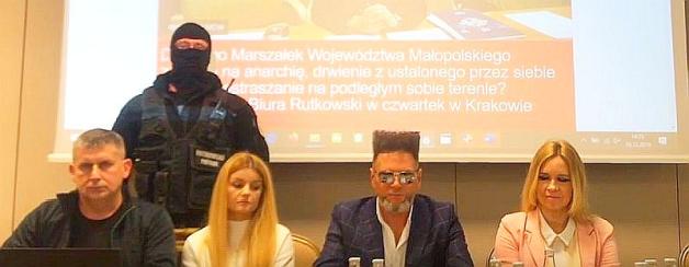 [VIDEO] Konferencja Krzysztofa Rutkowskiego w sprawie bezprawia i zastraszania w Małopolsce. Dlaczego Marszałek Województwa Witold Kozłowski zezwala na brutalną anarchię? Kto podrabia dokumenty?